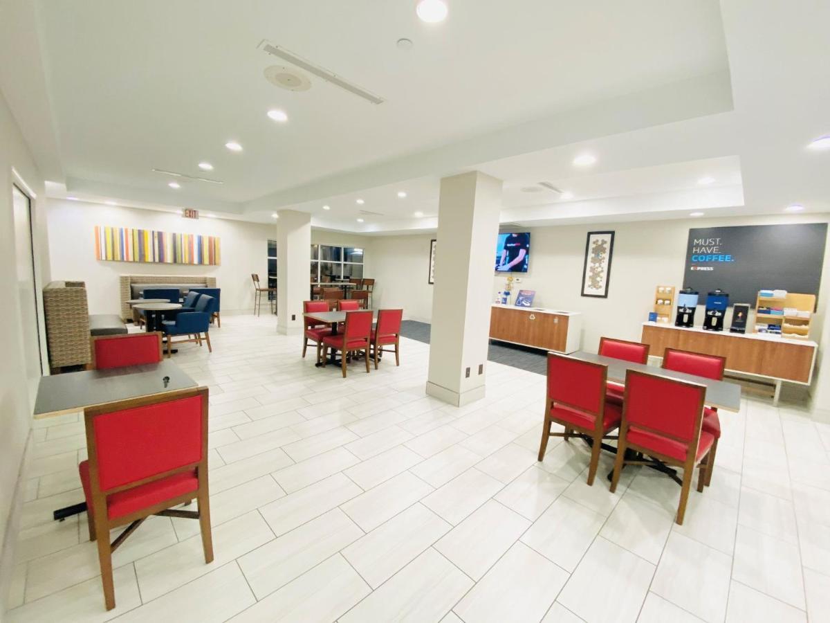 Holiday Inn Express & Suites Houston East - Baytown, An Ihg Hotel Esterno foto