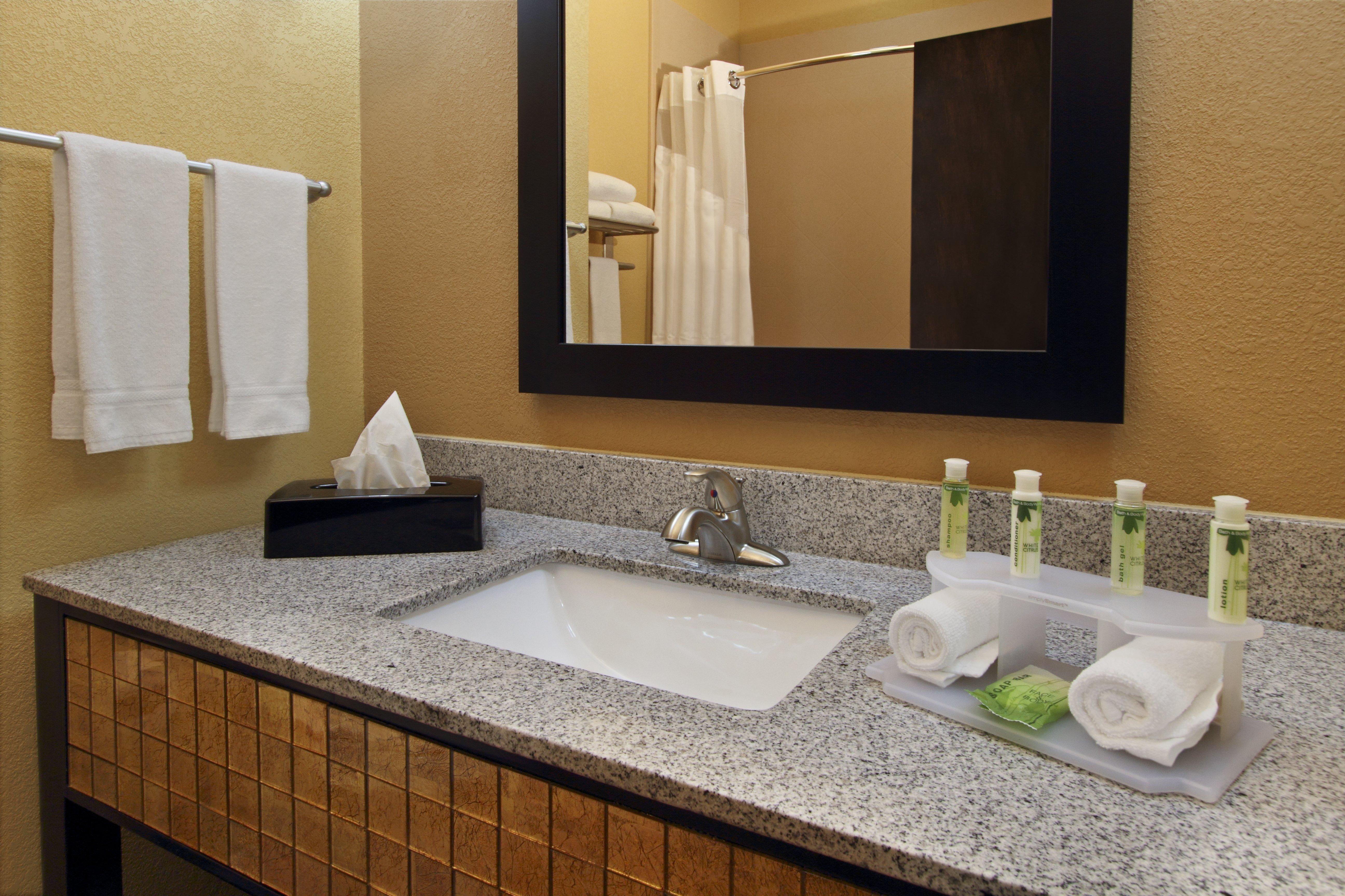Holiday Inn Express & Suites Houston East - Baytown, An Ihg Hotel Esterno foto