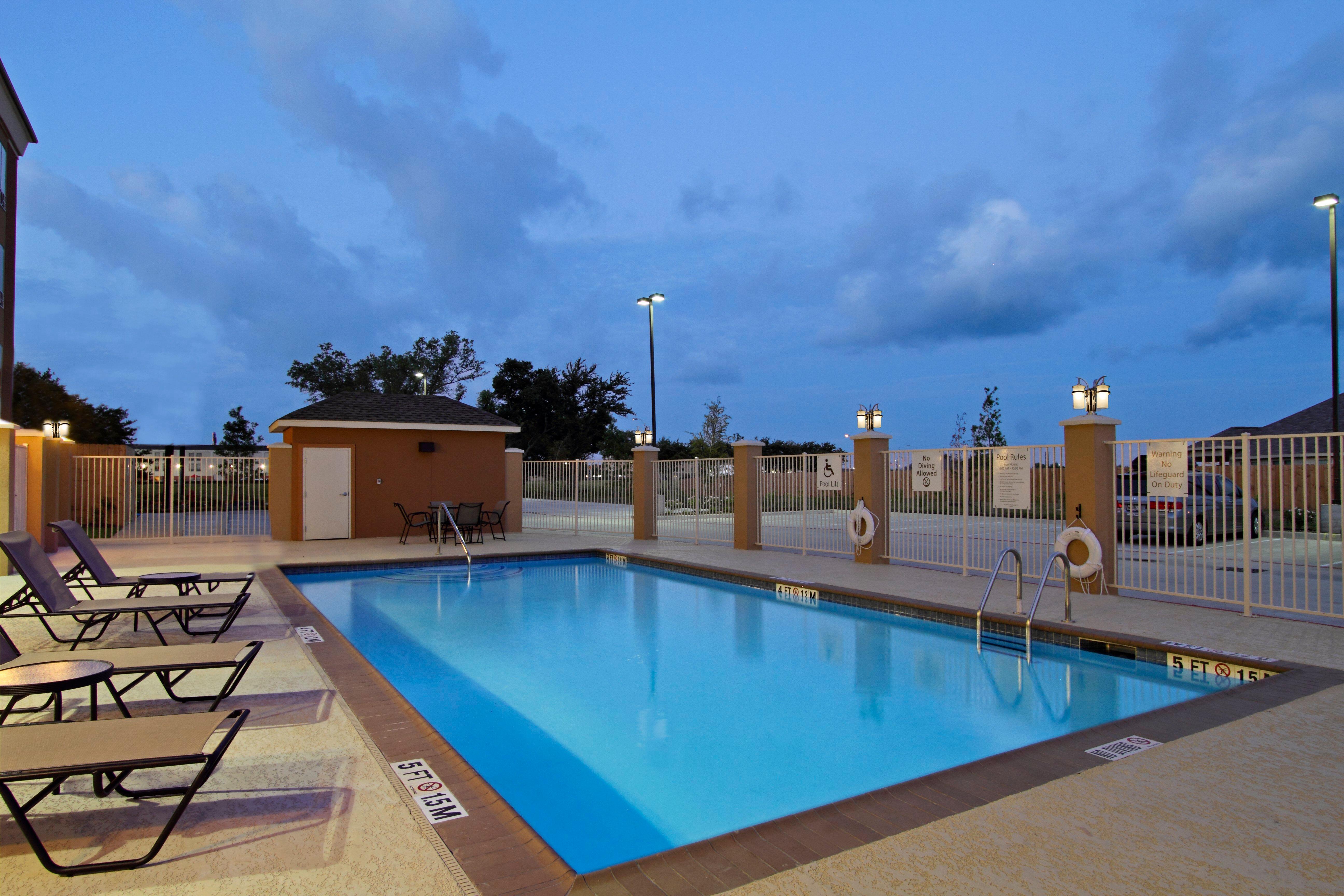 Holiday Inn Express & Suites Houston East - Baytown, An Ihg Hotel Esterno foto