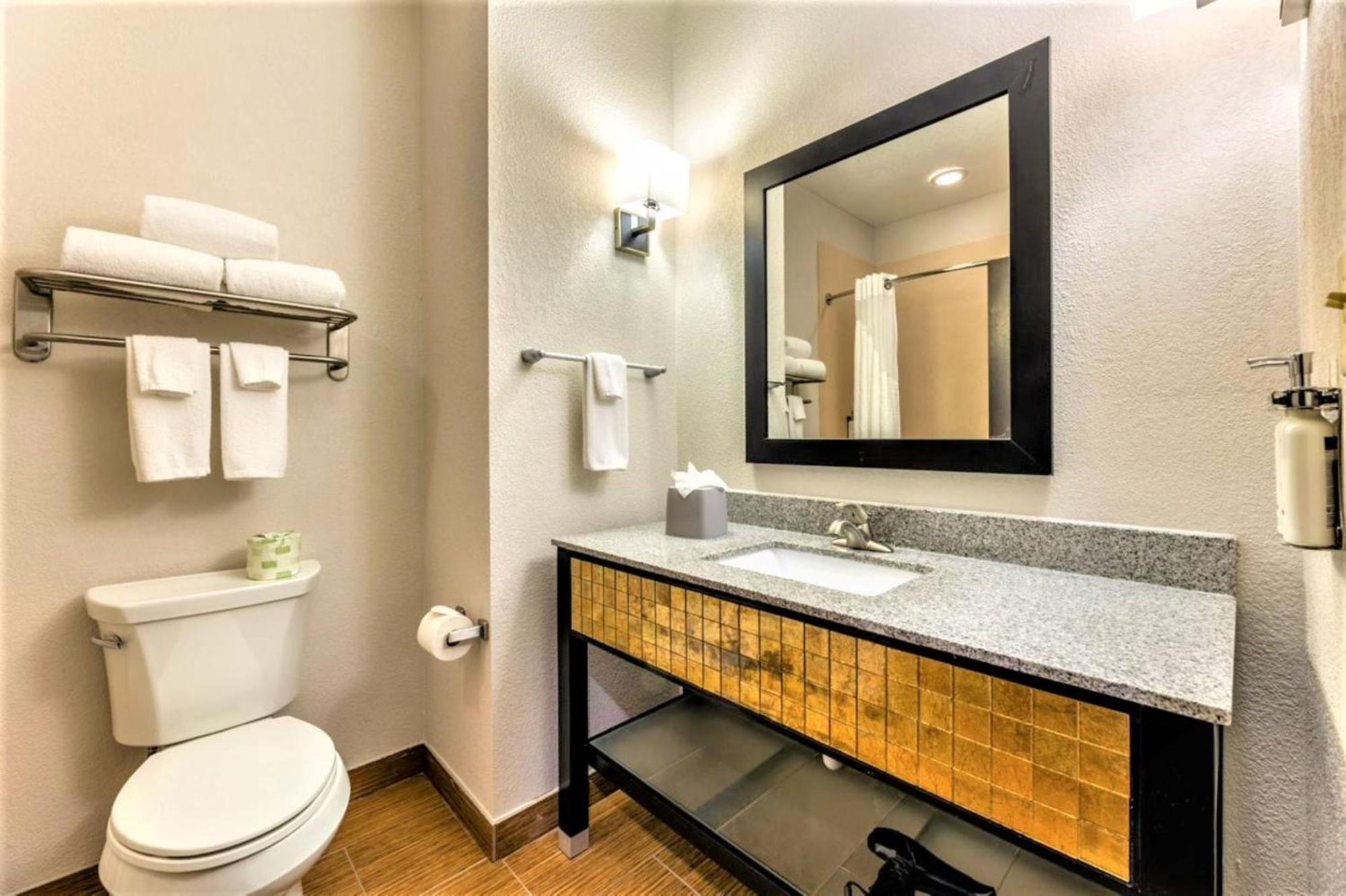 Holiday Inn Express & Suites Houston East - Baytown, An Ihg Hotel Esterno foto
